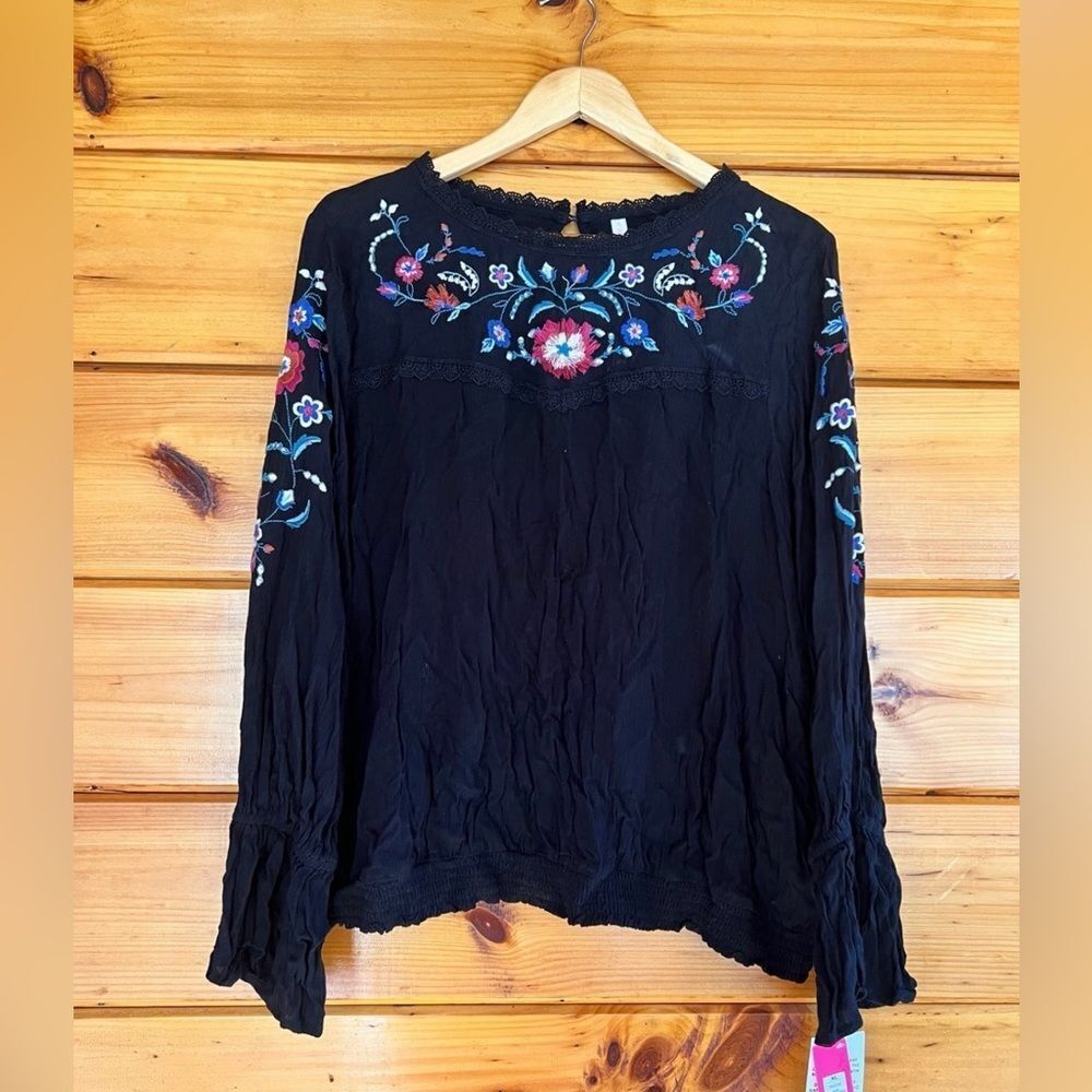 Embroidered Pretty Black Women’s Top XL